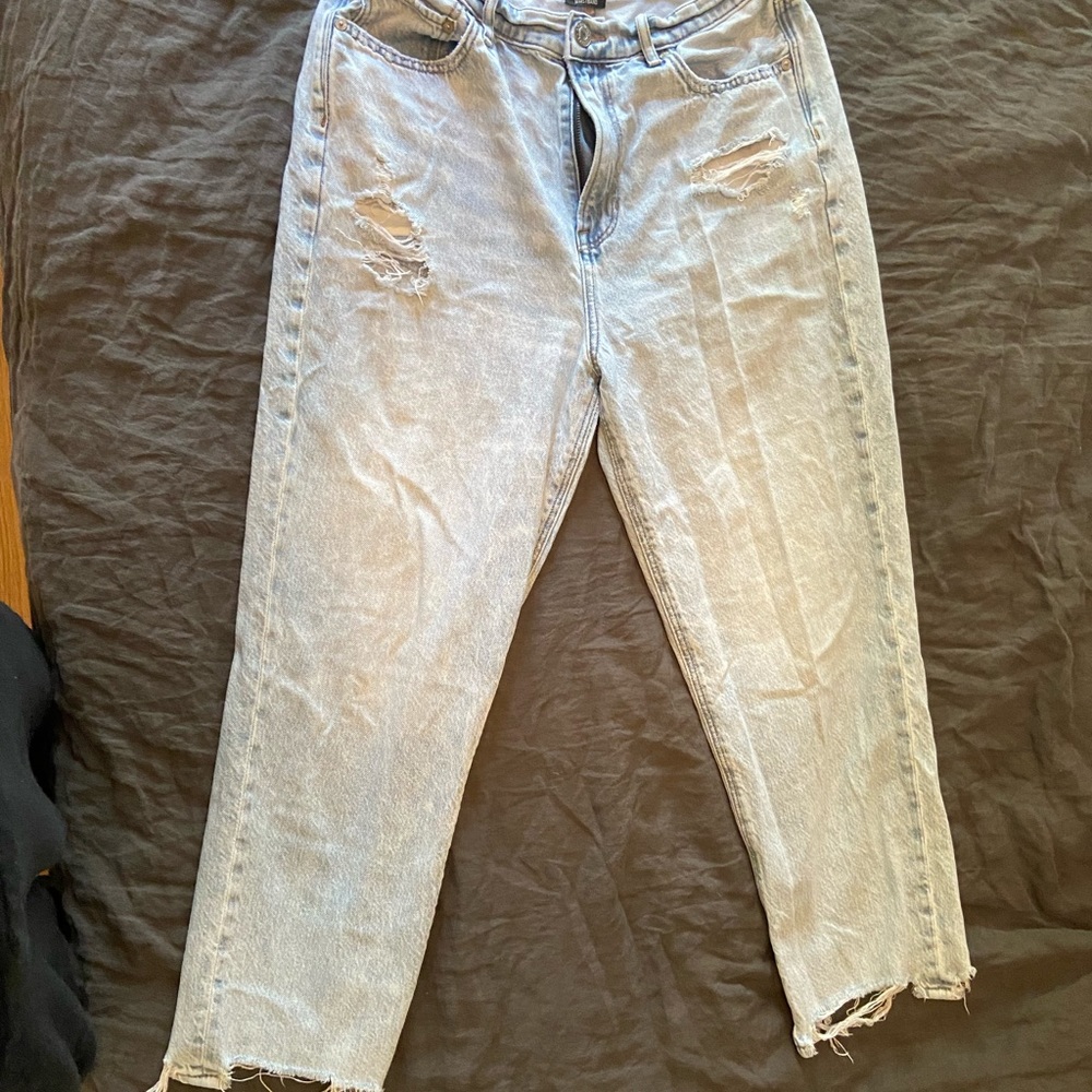 American Eagle distressed jeans